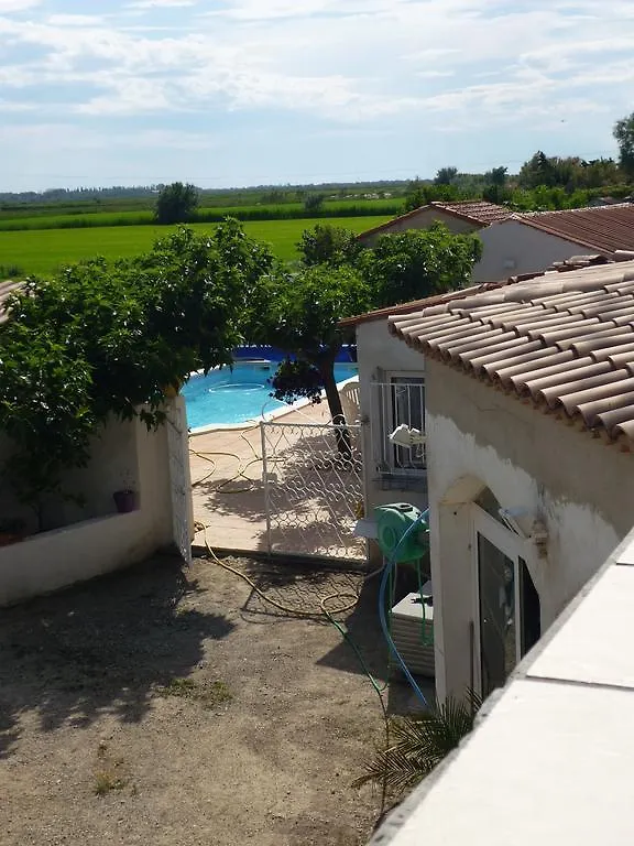 Soleil De Camargue Villa Arles 0*,