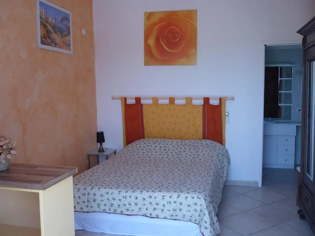 Soleil De Camargue Villa Arles 0*,  France